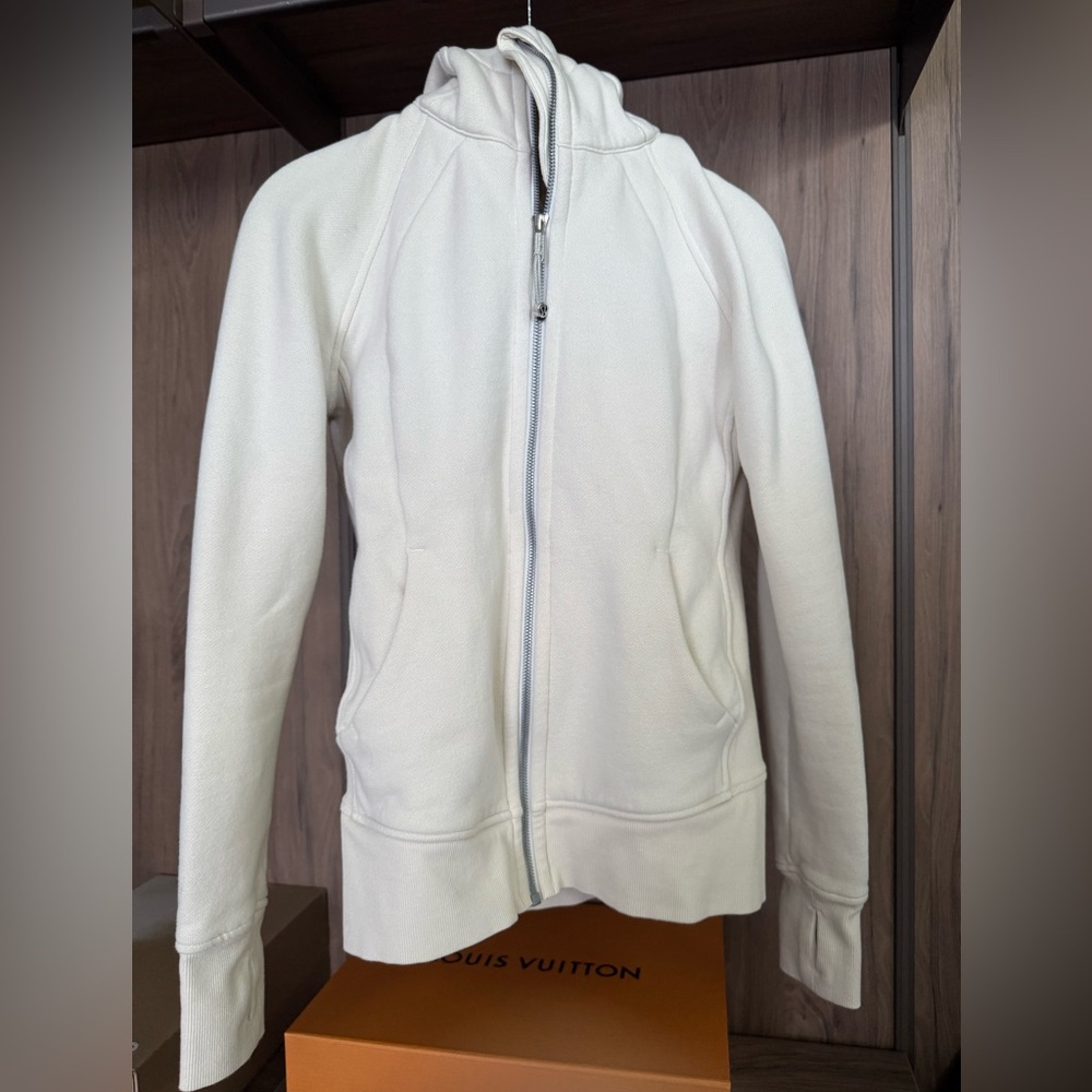 Lululemon scuba hoodie size 4